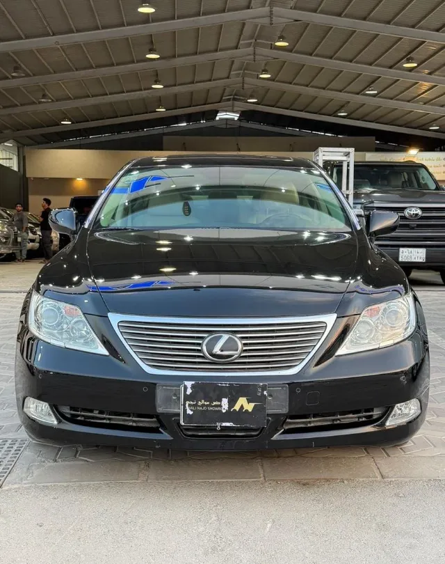 لكزس · ال اس 2008 للبيع في الرياض — ممشى 201,000 كم