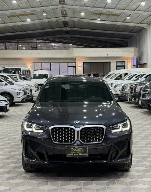 بي ام دبليو · اكس 4 2022 للبيع في الرياض — ممشى 33,000 كم