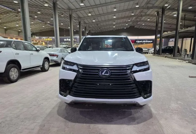 لكزس · ال اكس 2025 للبيع في الرياض — ممشى 210 كم