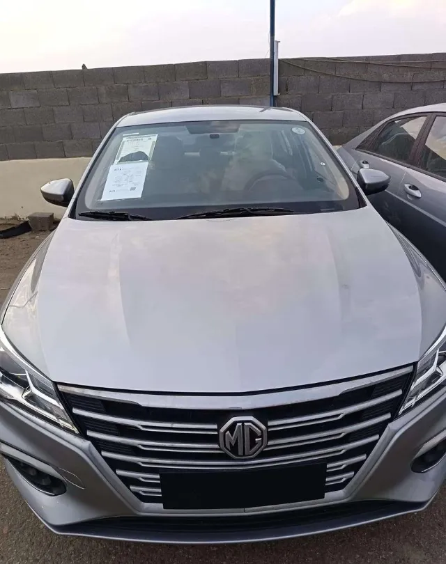 ام جي 5 2025 للبيع في أبها — ممشى 1,000 كم
