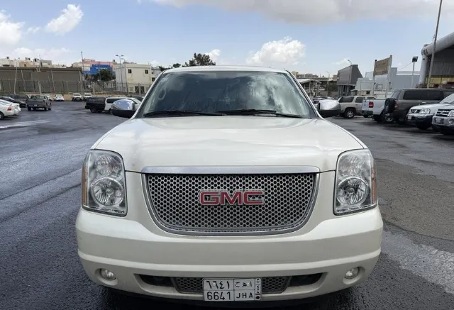 جمس · يوكن 2009 للبيع في أبها — ممشى 169,000 كم