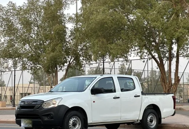 ايسوزو · دي ماكس 2020 للتنازل في الرياض — ممشى 323,000 كم