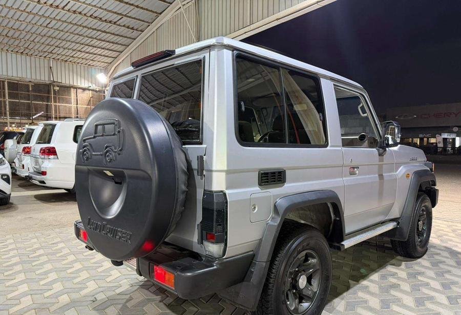 لاندكروزر جيب ربع VXR3DR موديل 2025
