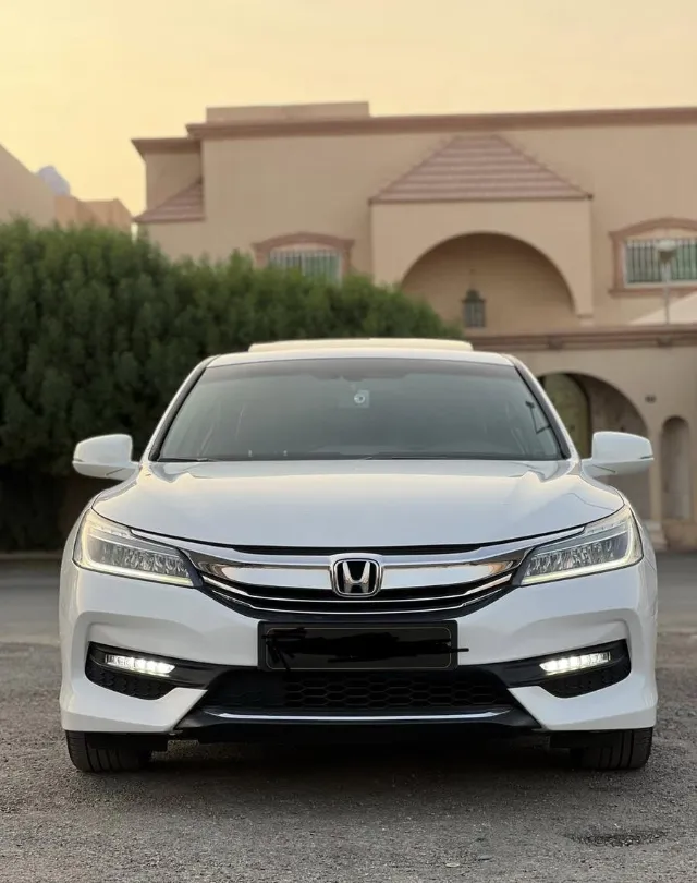 هوندا أكورد 2016 للبيع في الرياض — ممشى 159,000 كم