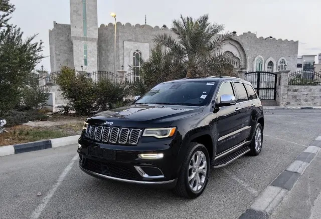 جيب · جراند شيروكي 2021 للبيع في جدة — ممشى 157,000 كم