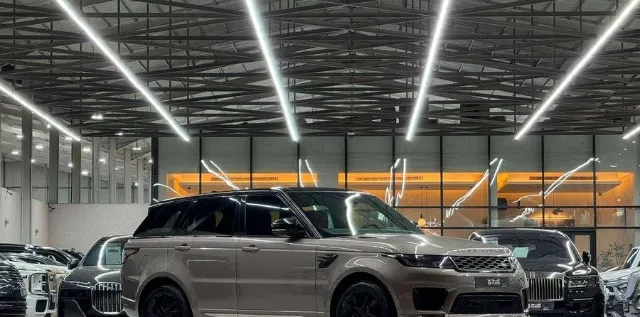 رينج روفر سبورت 2022 للبيع في الرياض — ممشى 76,000 كم