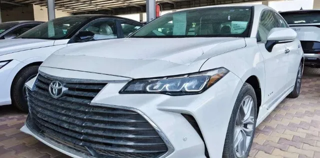 تويوتا · افالون 2022 للبيع في بريدة — ممشى 0 كم