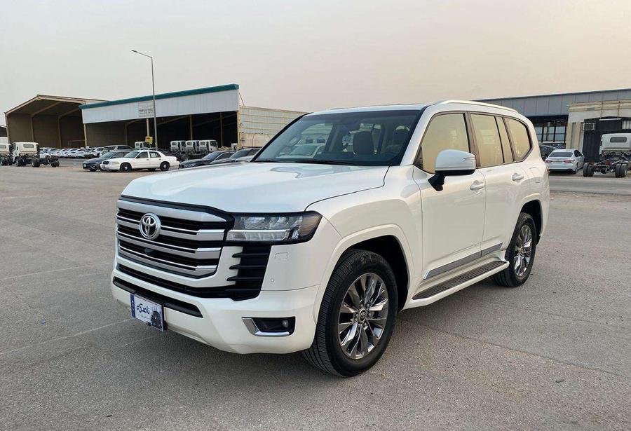 لاندكروزر GXR 2023 سعودي L3