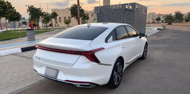 كيا كي 8 2022 للبيع في حائل — ممشى 57,000 كم