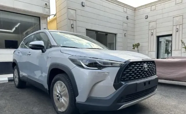 تويوتا · كورولا كروس STANDARD 2023 للبيع في المدينة المنورة — ممشى 0 كم