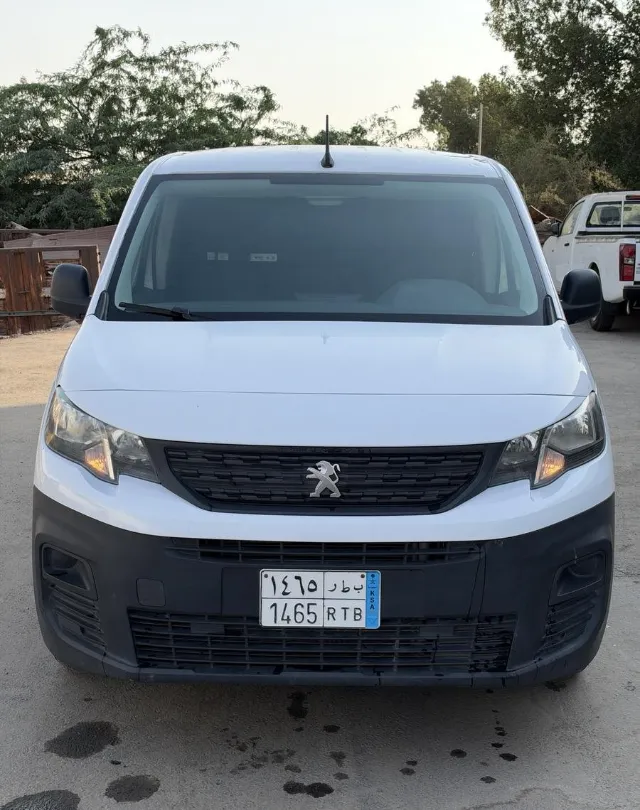 بيجو بارتنر 2024 للبيع في جدة — ممشى 90,000 كم