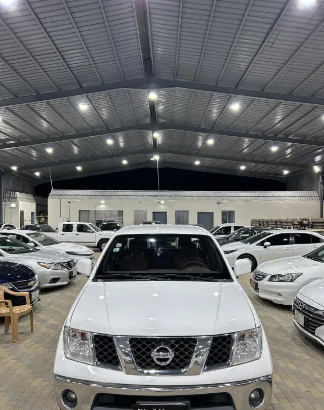 نيسان · نافارا 2015 للبيع في الرياض — ممشى 179,000 كم