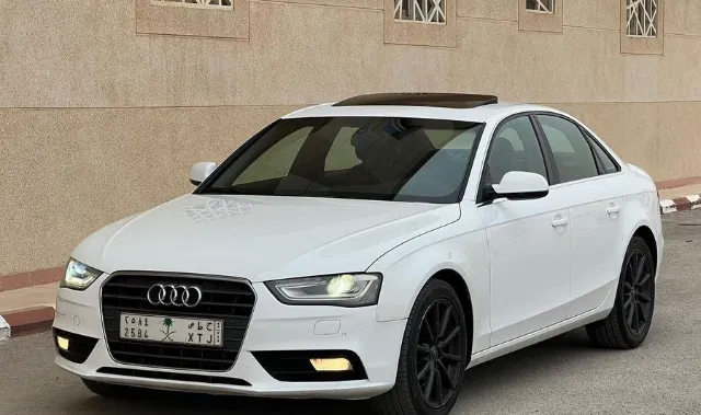 أودي اي 4 2015 للبيع في الرياض — ممشى 177,000 كم