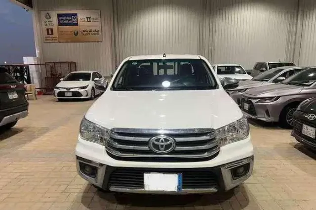 تويوتا · هايلكس 2021 للبيع في الرياض — ممشى 183,000 كم