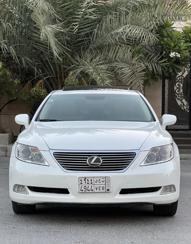 لكزس · ال اس 2008 للبيع في الدمام — ممشى 75,000 كم
