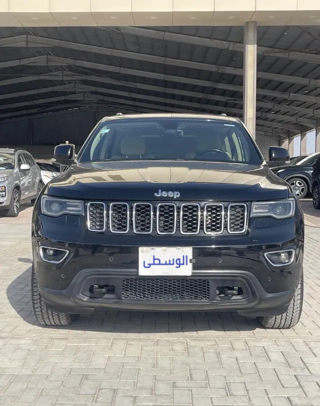 جيب · جراند شيروكي 2018 للبيع في الرياض — ممشى 214,000 كم