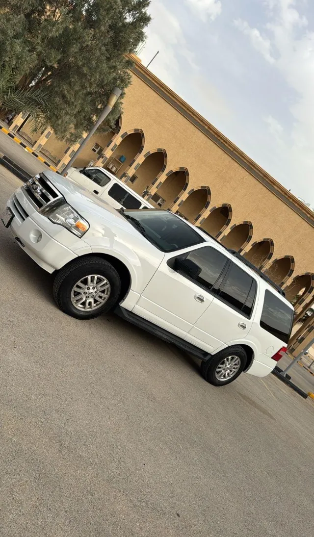 فورد · اكسبديشن 2014 للتنازل في الرياض — ممشى 130,000 كم