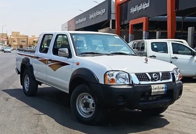نيسان · ددسن 2014 للبيع في الرياض — ممشى 400,000 كم
