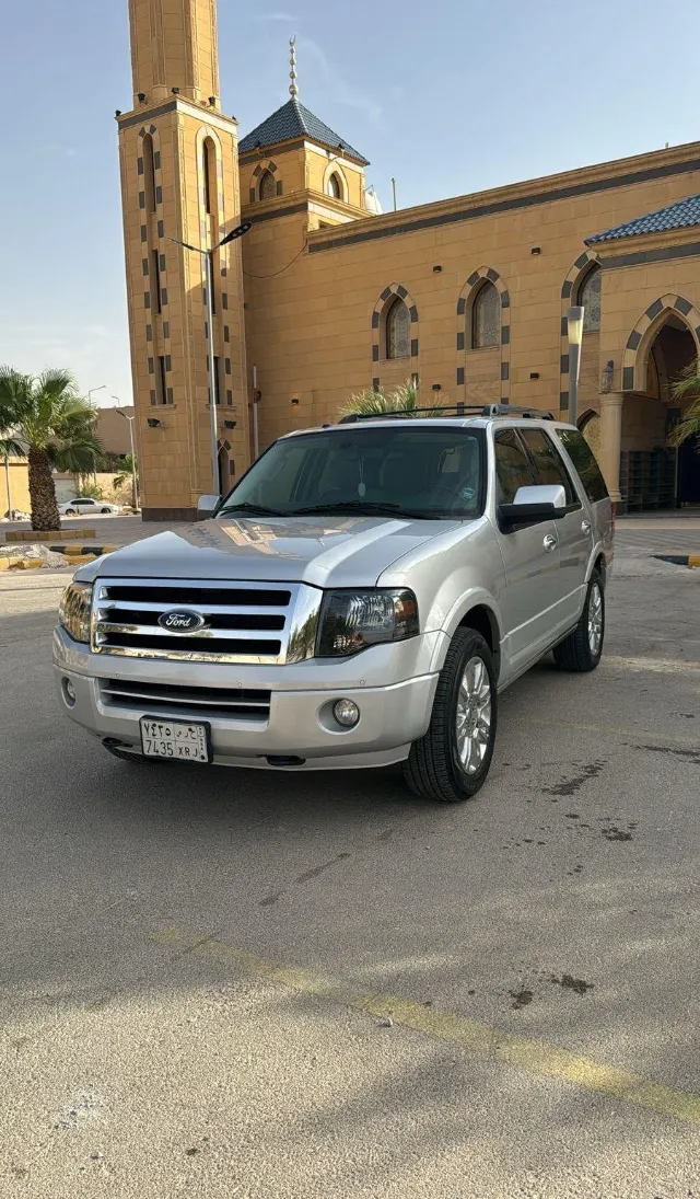 فورد · اكسبديشن 2013 للتنازل في الرياض — ممشى 77,000 كم
