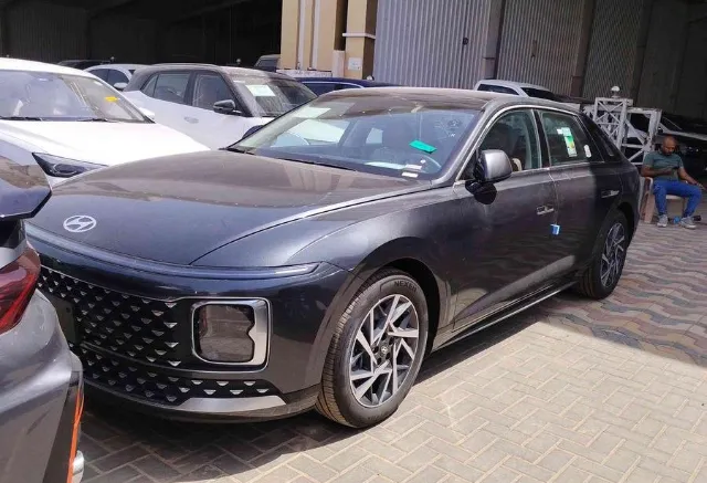 هيونداي · ازيرا 2026 للبيع في الرياض — ممشى 12 كم