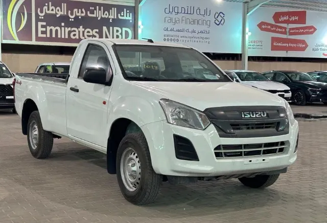ايسوزو · دي ماكس STANDARD 2025 للبيع في الدمام — ممشى 0 كم