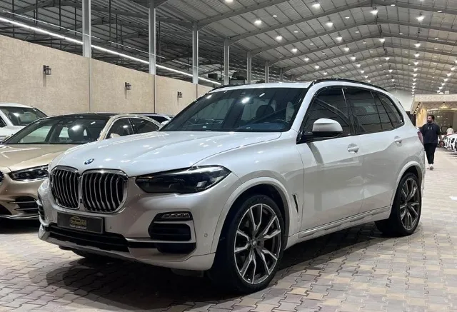 بي ام دبليو · اكس 5 2019 للبيع في الرياض — ممشى 131,000 كم