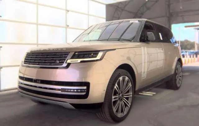 رينج روفر 2023 للبيع في الرياض