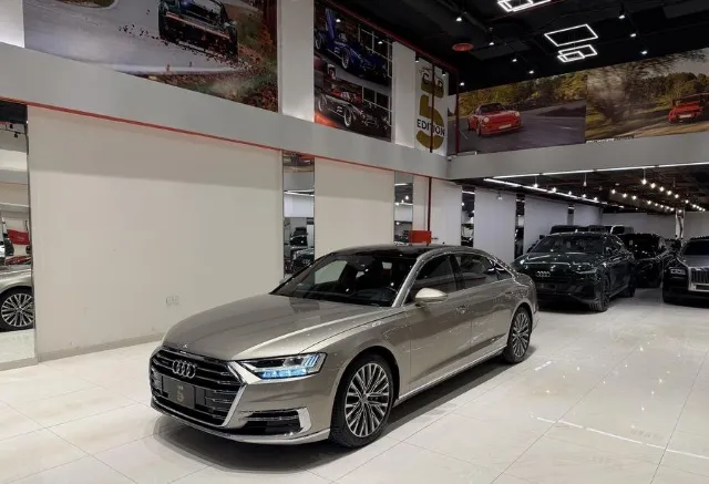 أودي · اي 8 2020 للبيع في الرياض — ممشى 56,000 كم