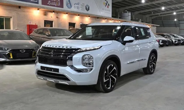 ميتسوبيشي · اوتلاندر 2026 للبيع في الدمام — ممشى 1 كم