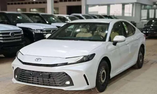 تويوتا · كامري STANDARD 2026 للبيع في الرياض — ممشى 0 كم