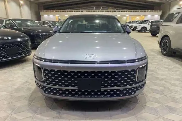 هيونداي · ازيرا 2025 للبيع في الرياض — ممشى 0 كم