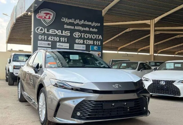 تويوتا · كامري للبيع في الرياض — ممشى 17 كم