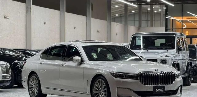 بي ام دبليو · الفئة السابعة 2022 للبيع في الرياض — ممشى 60,000 كم