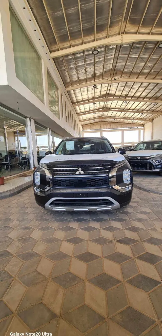 ميتسوبيشي · اوتلاندر 2025 للبيع في سكاكا — ممشى 1 كم