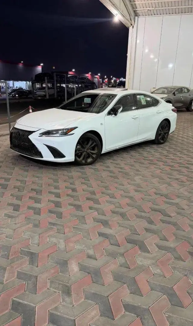 لكزس · اي اس 350 2025 للبيع في جدة — ممشى 0 كم
