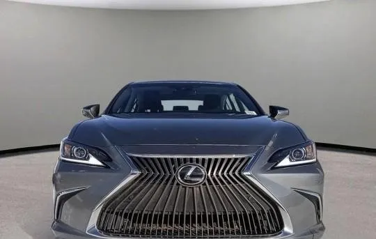 لكزس · اي اس 2021 للبيع في الرياض — ممشى 47,500 كم