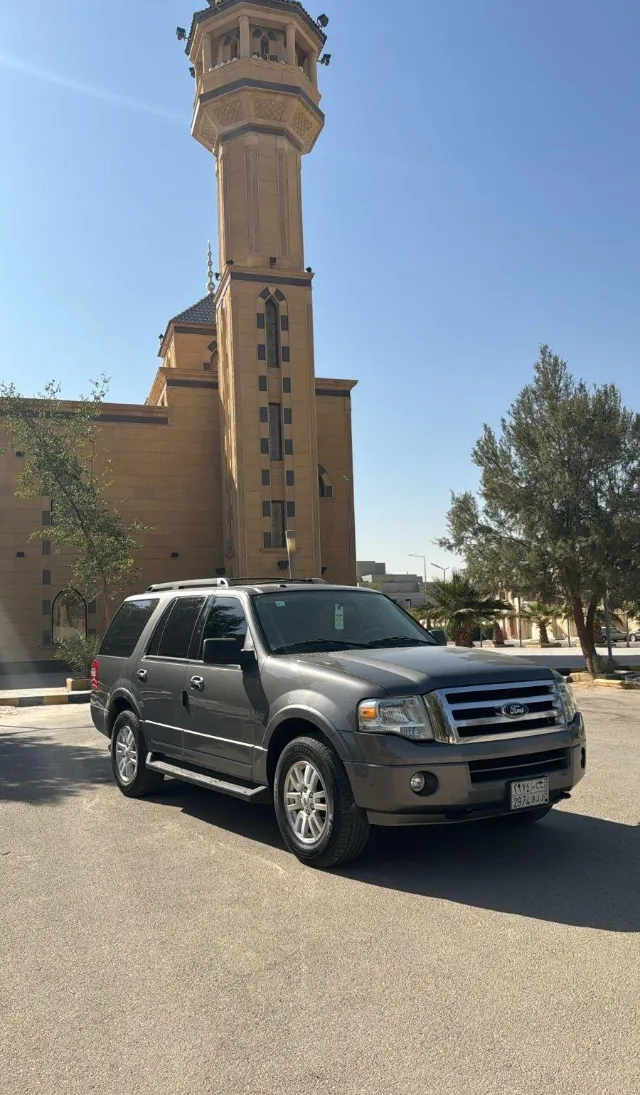 فورد · اكسبديشن 2013 للتنازل في الرياض — ممشى 145,000 كم