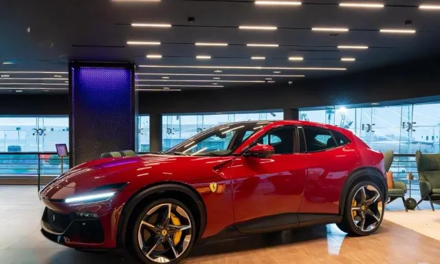 فيراري · بوروسانجوي 2025 للتنازل في الرياض — ممشى 100 كم