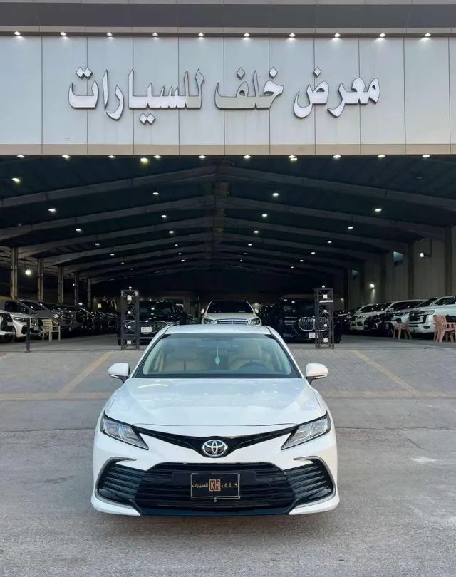 تويوتا · كامري 2023 للبيع في الرياض — ممشى 32,000 كم