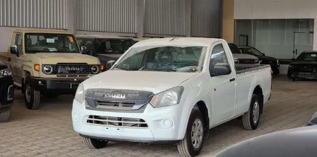 ايسوزو · دي ماكس STANDARD 2025 للبيع في الرياض