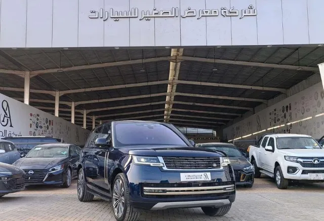 رينج روفر 2023 للبيع في الرياض — ممشى 35,000 كم