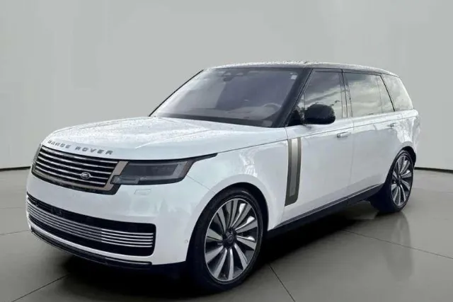 رينج روفر 2023 للبيع في الرياض