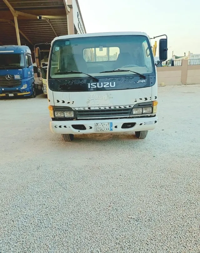ايسوزو · اسندر 2005 للبيع في الرياض — ممشى 600,000 كم