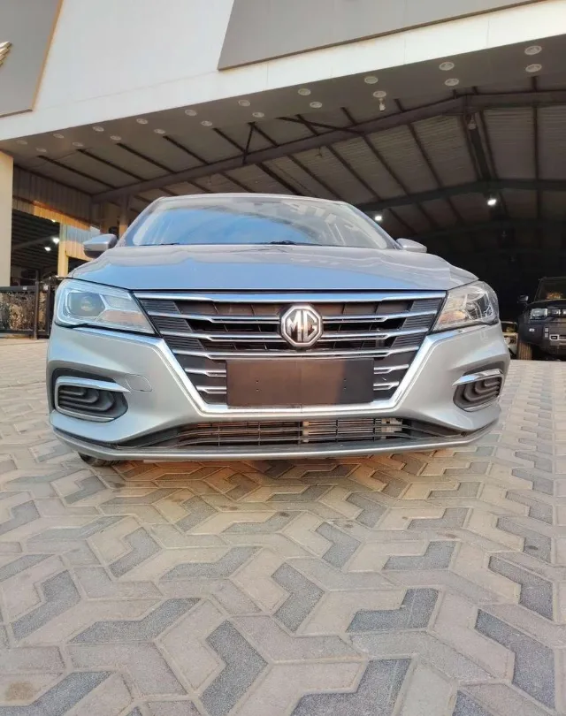 ام جي 5 STANDARD 2025 للتنازل في الرياض — ممشى 5 كم