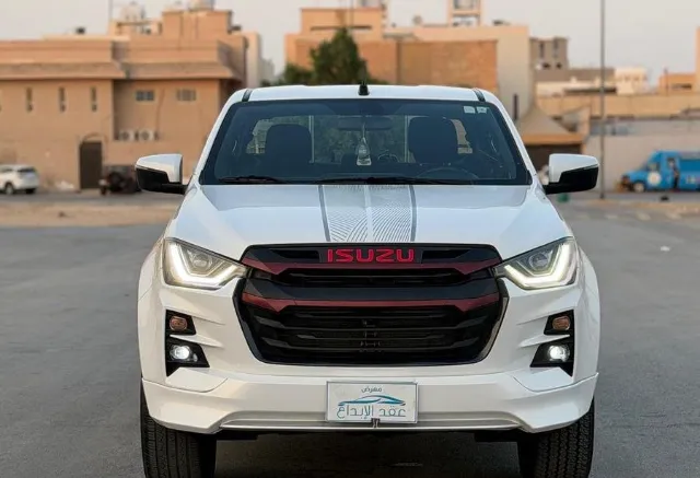 ايسوزو دي ماكس 2023 للبيع في الرياض — ممشى 85,000 كم