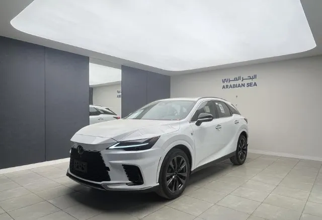 لكزس · ار اكس 2025 للبيع في بريدة — ممشى 2 كم