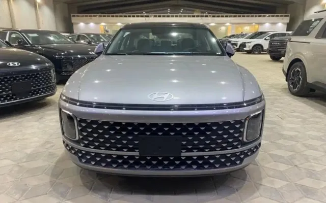 هيونداي · ازيرا 2025 للبيع في الرياض — ممشى 3 كم