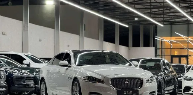 جاكوار اكس جي 2013 للبيع في الرياض — ممشى 90,000 كم