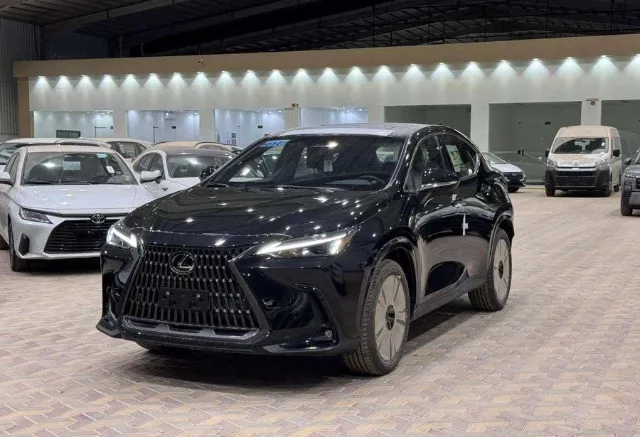 لكزس · ان اكس STANDARD 2026 للبيع في الرياض — ممشى 1 كم