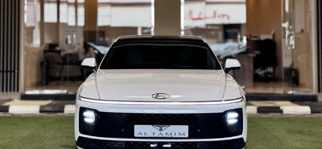 هيونداي ازيرا 2025 للبيع في الرياض — ممشى 30,000 كم